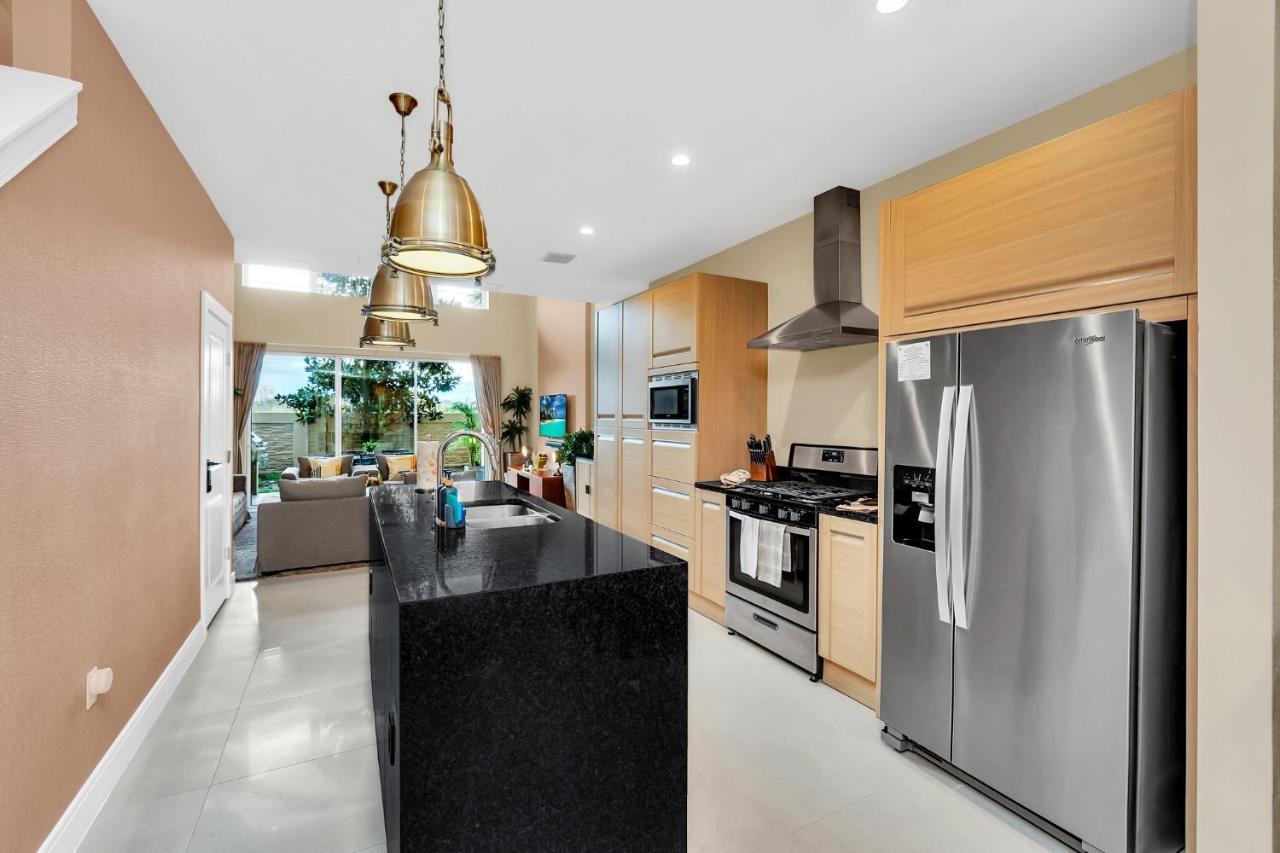 Luxury Villa Less Than A Mile From Disneyworld -Bonus Elevator- 올랜도 외부 사진