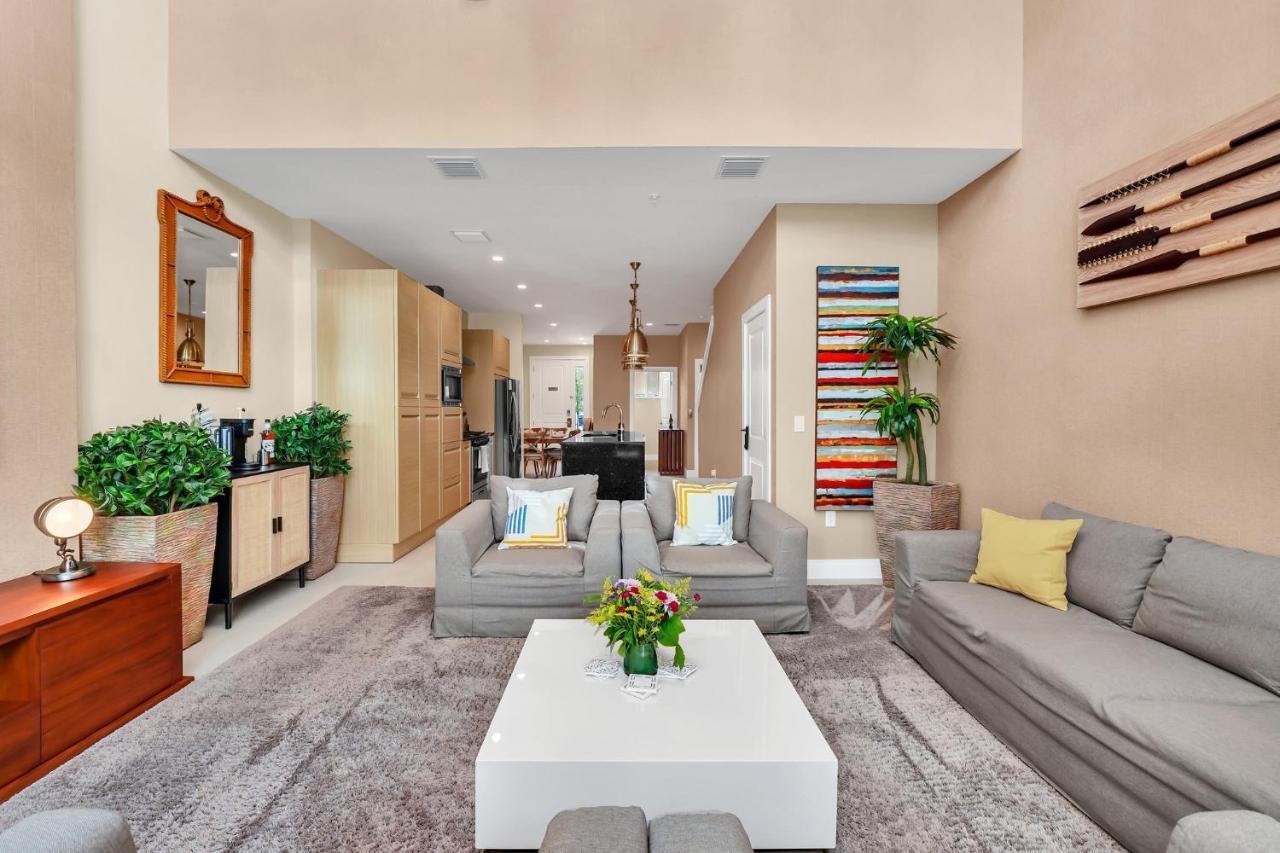 Luxury Villa Less Than A Mile From Disneyworld -Bonus Elevator- 올랜도 외부 사진